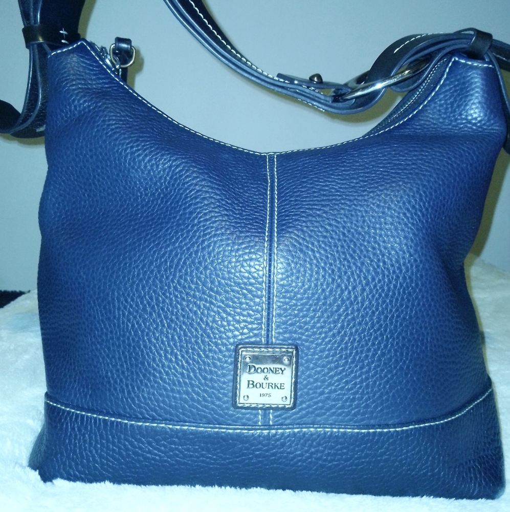 Dooney & Bourke Gracie hobo shoulder bag